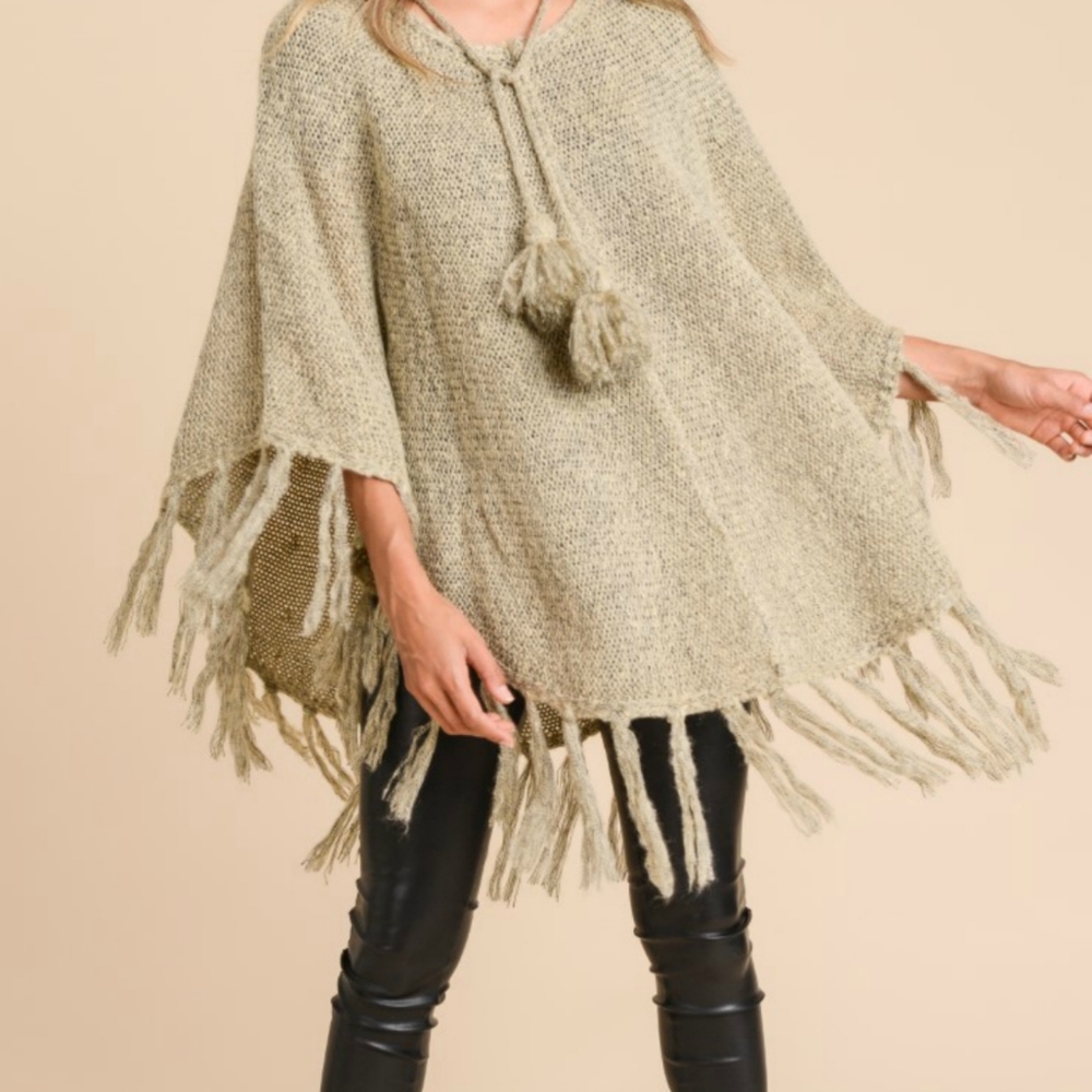 Doe & Rae taupe sweater poncho with fringe